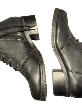 AQUA COLLEGE lined black leather waterproof combat boots - size 6